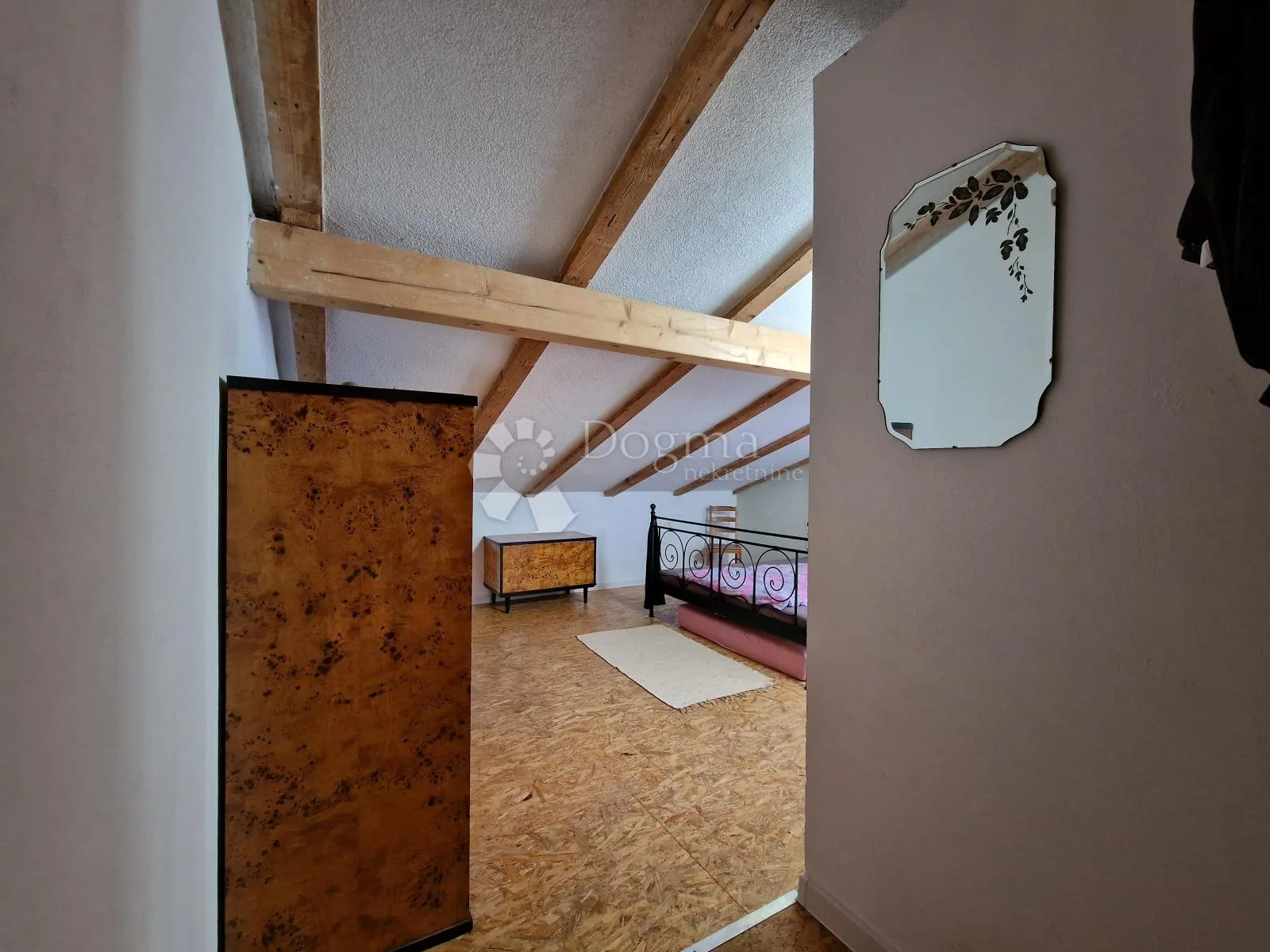 prostran unikatan stan 132 m2 s vrtom 62 m2 – šišan, istra - slika 18