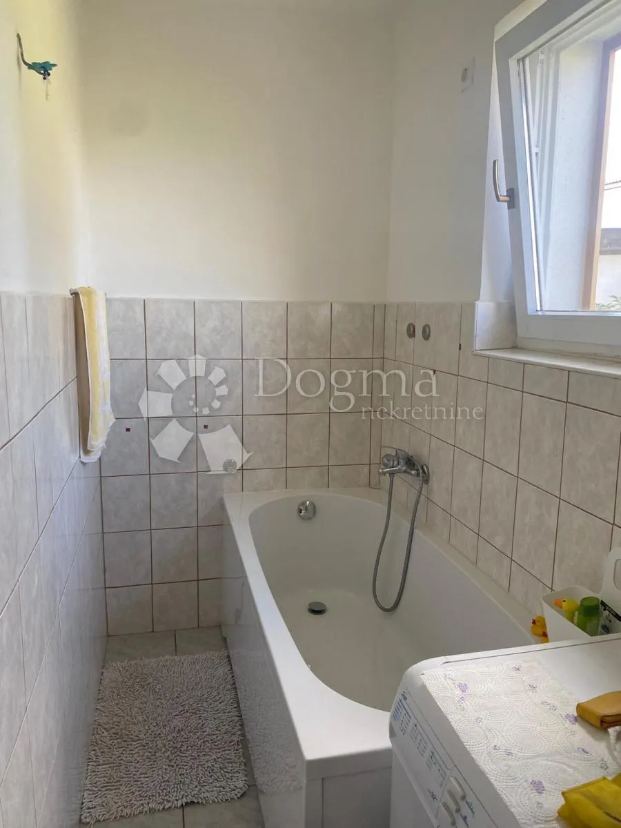 renovirana kuća s panoramskim pogledom na ivančicu - slika 11