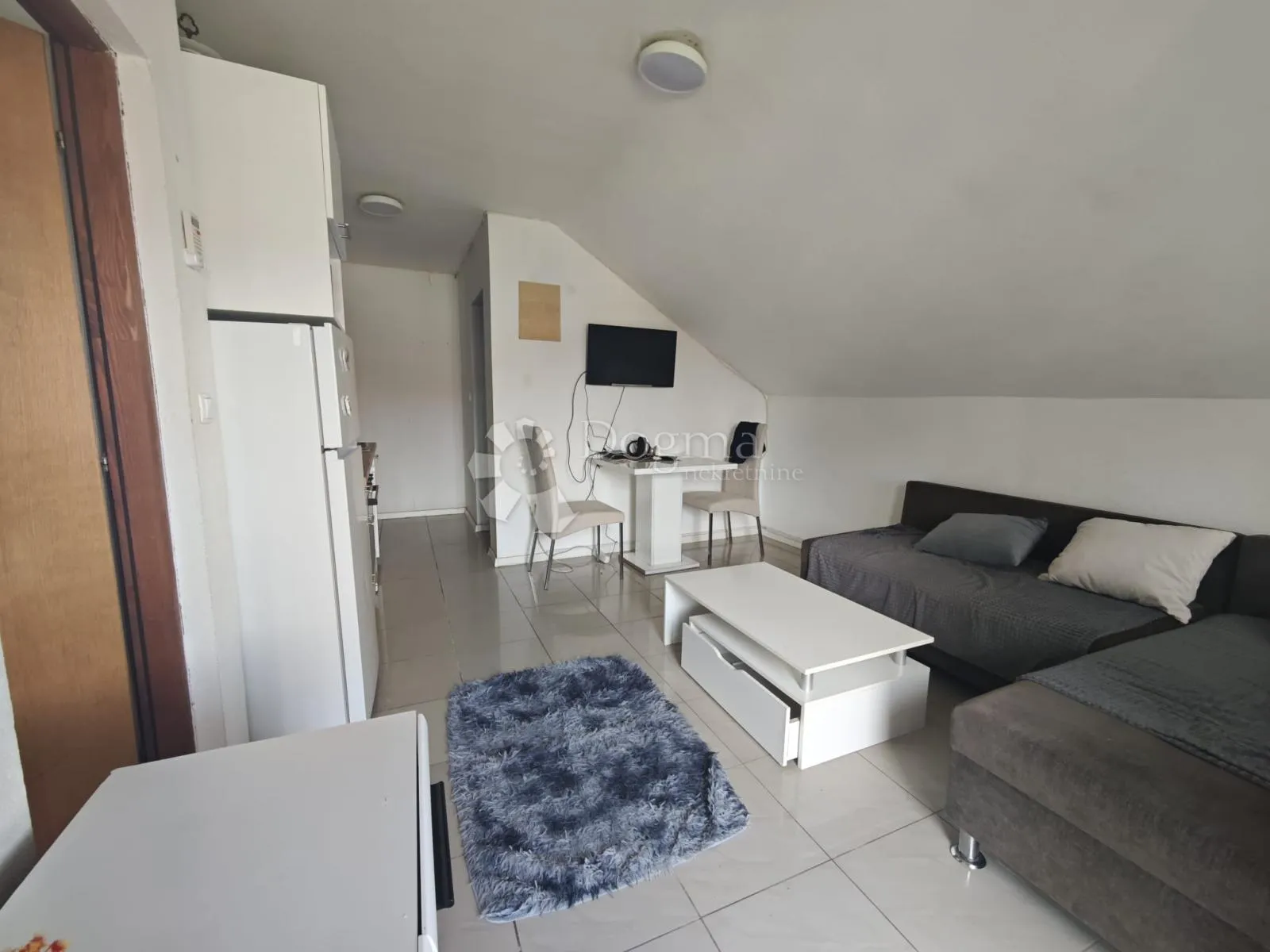 investicijska prilika - 2 uređena stana u čulincu ukupno 80m2 - slika 4