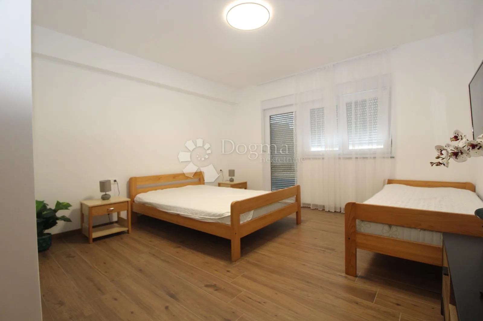 matulji – novogradnja, prostrani 3s+db s bazenom i terasom! - slika 21