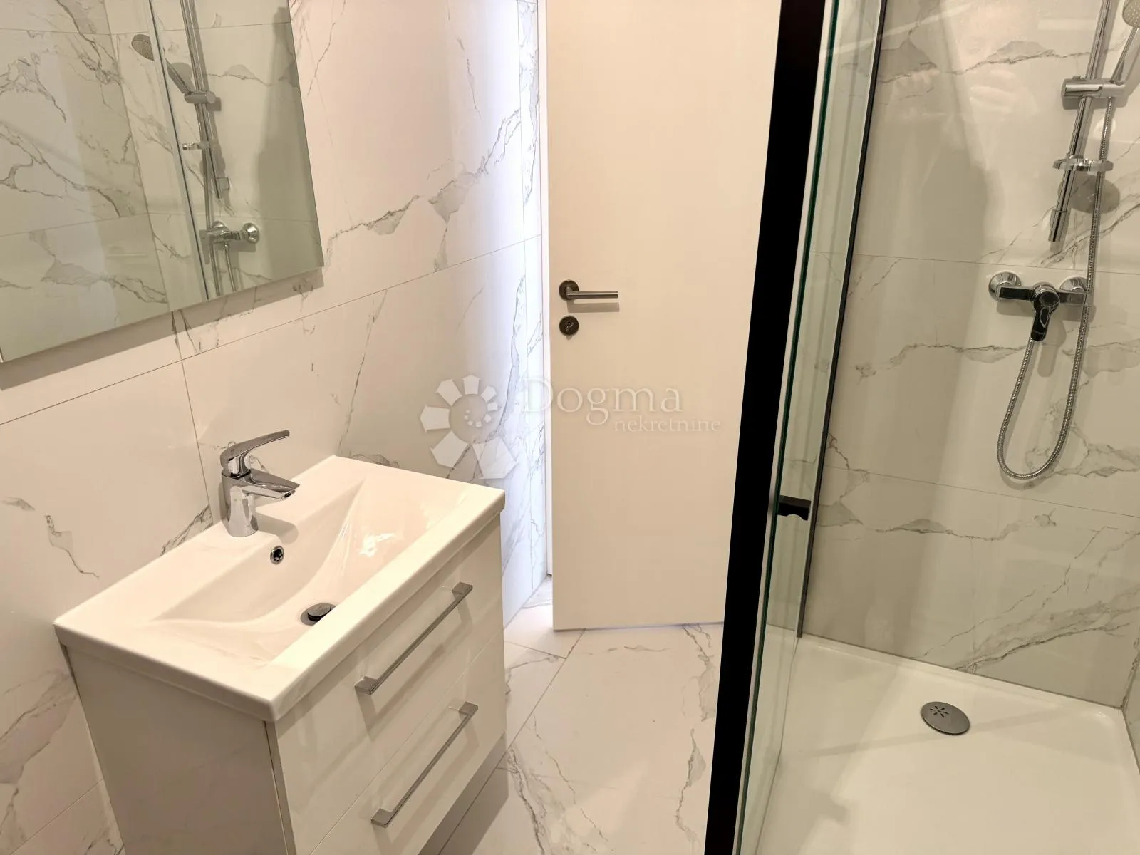 novigrad – luksuz i komfor u novogradnji blizu mora - slika 6