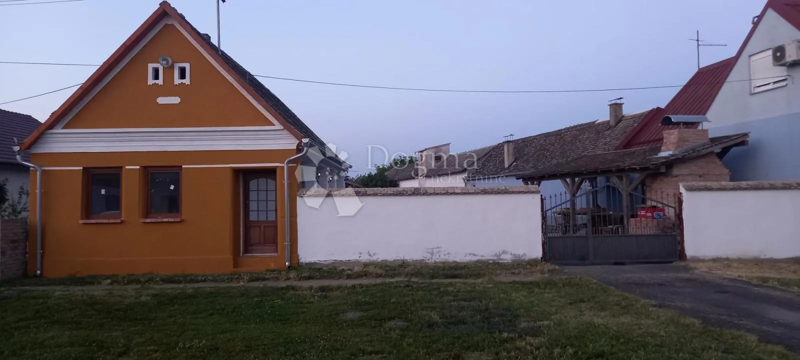 samo u našoj ponudi -kuća sa 4 stana - slika 12