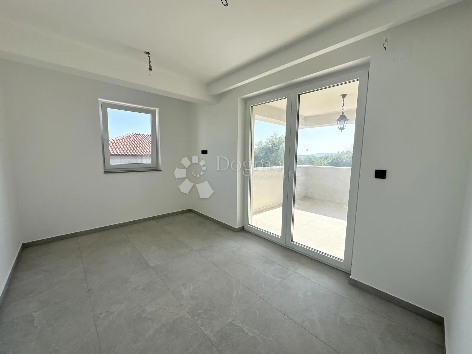 kamen villa u mirnom okruženju otoka krka - slika 17