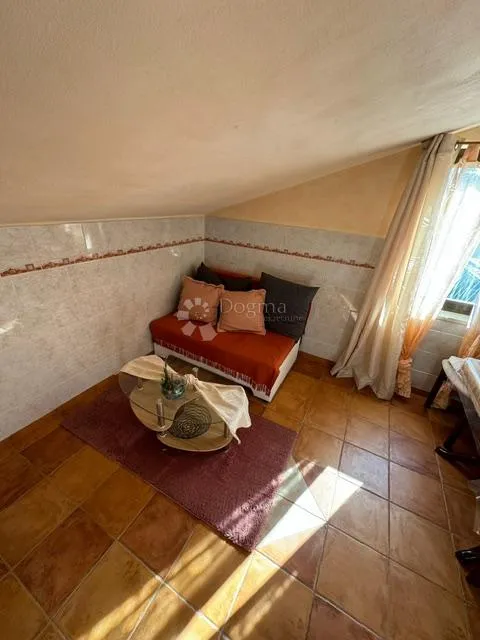 život u prirodi uz panoramski pogled na more - slika 9