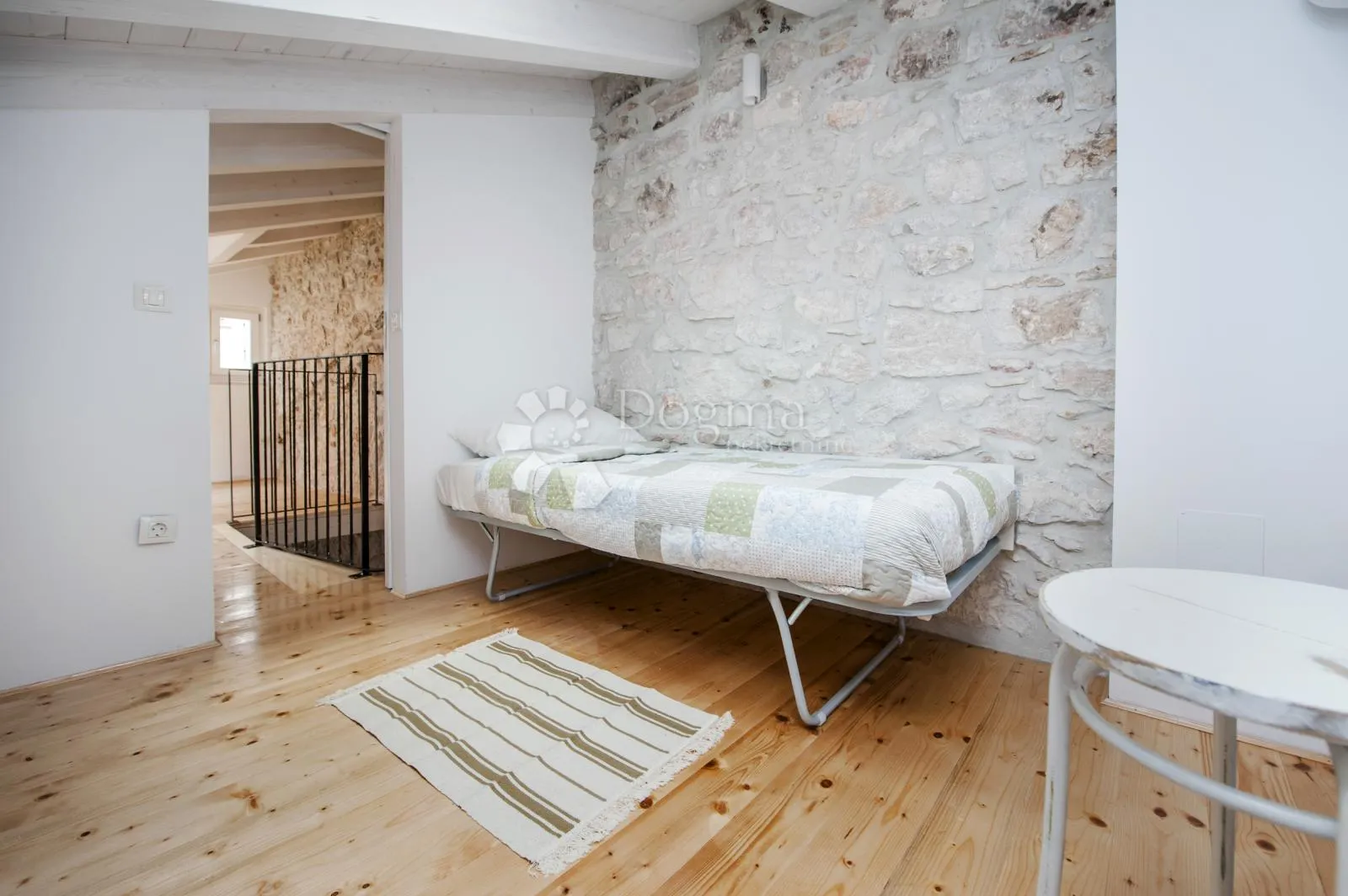 rovinj - sniženo! kuca s 3 apartmana u srcu starog grada - slika 71