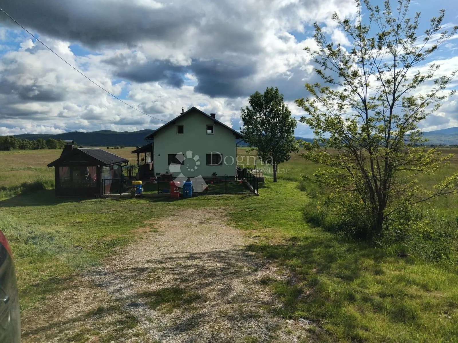 kuća jošani udbina - slika 12