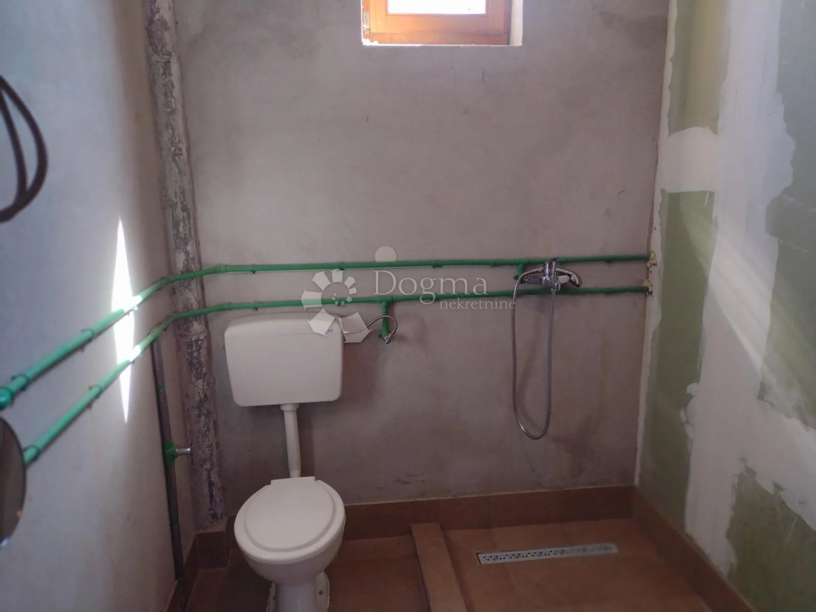 novogradnja s poslovnim prostorom - slika 3