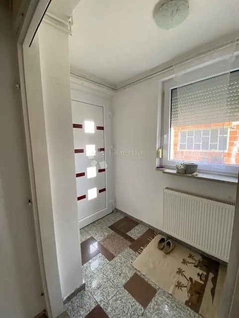 obiteljska kuća s investicijskim potencijalom - slika 10
