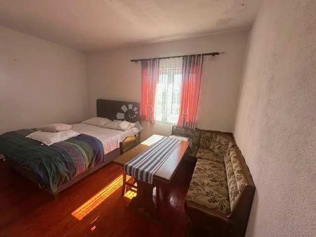 bunić kuća sa restoranom i sobe za iznajmljivanje - slika 12