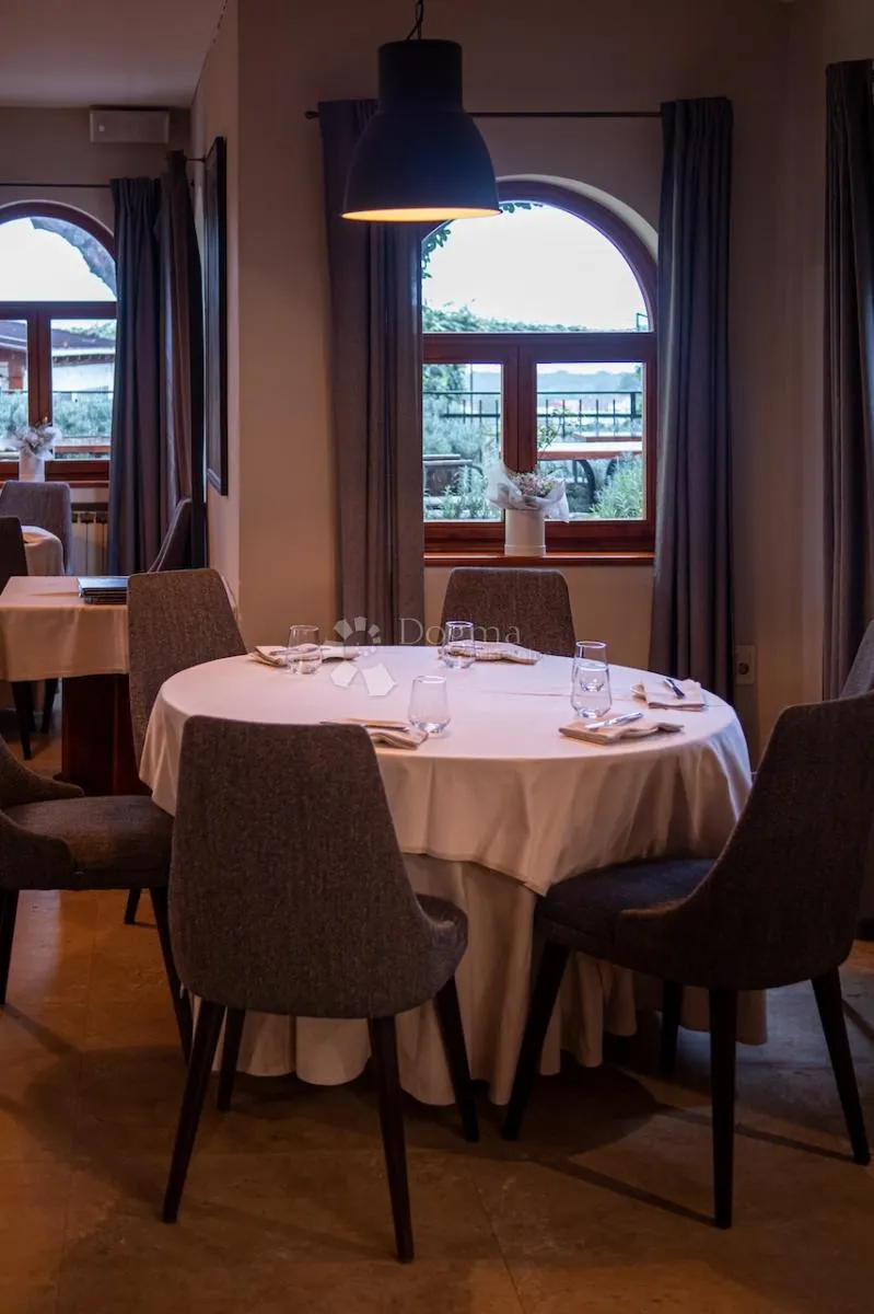 renomirani restoran s boutique hotelom na brežuljku - slika 12