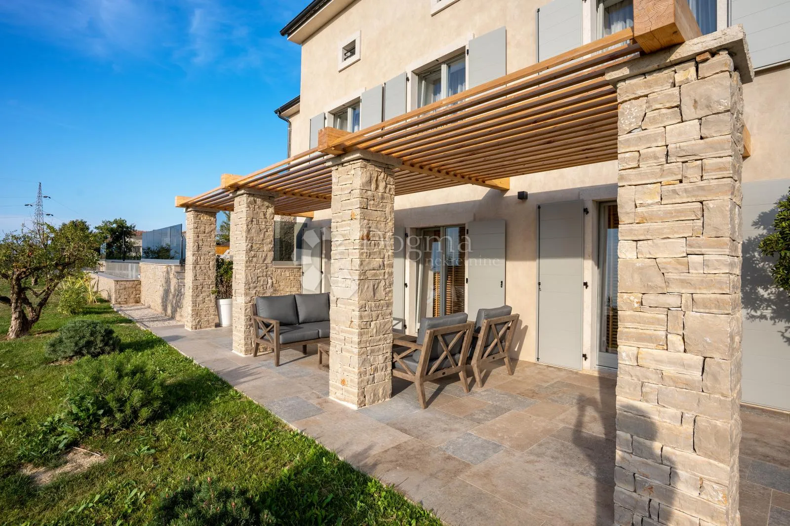renomirani restoran s boutique hotelom na brežuljku - slika 32