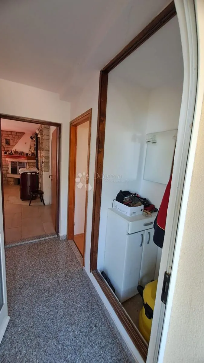 dva stana u kući u okolici novigrada - slika 4