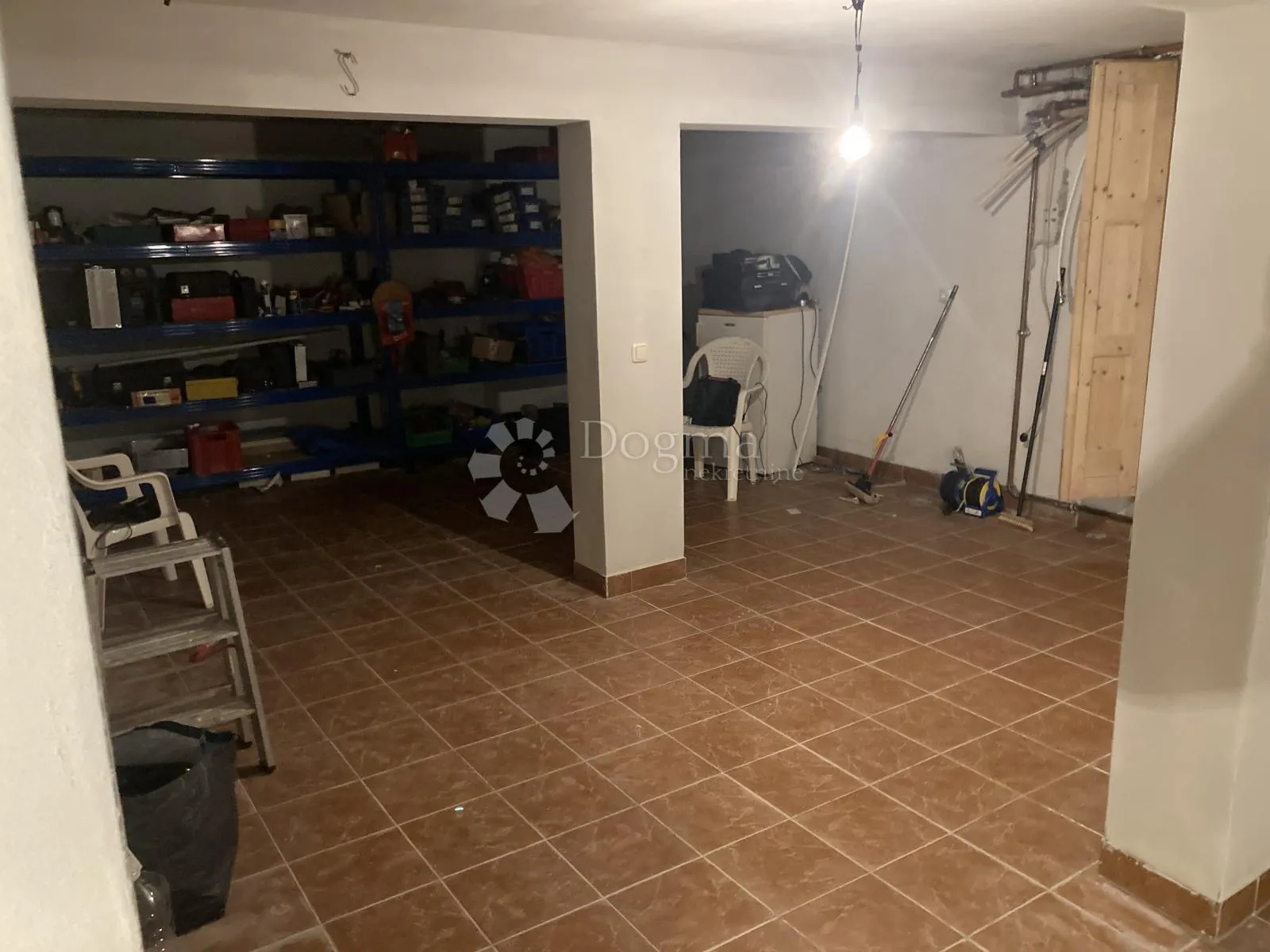 prilika - apartmanska kuća u pirovcu, 1. red do mora - slika 23