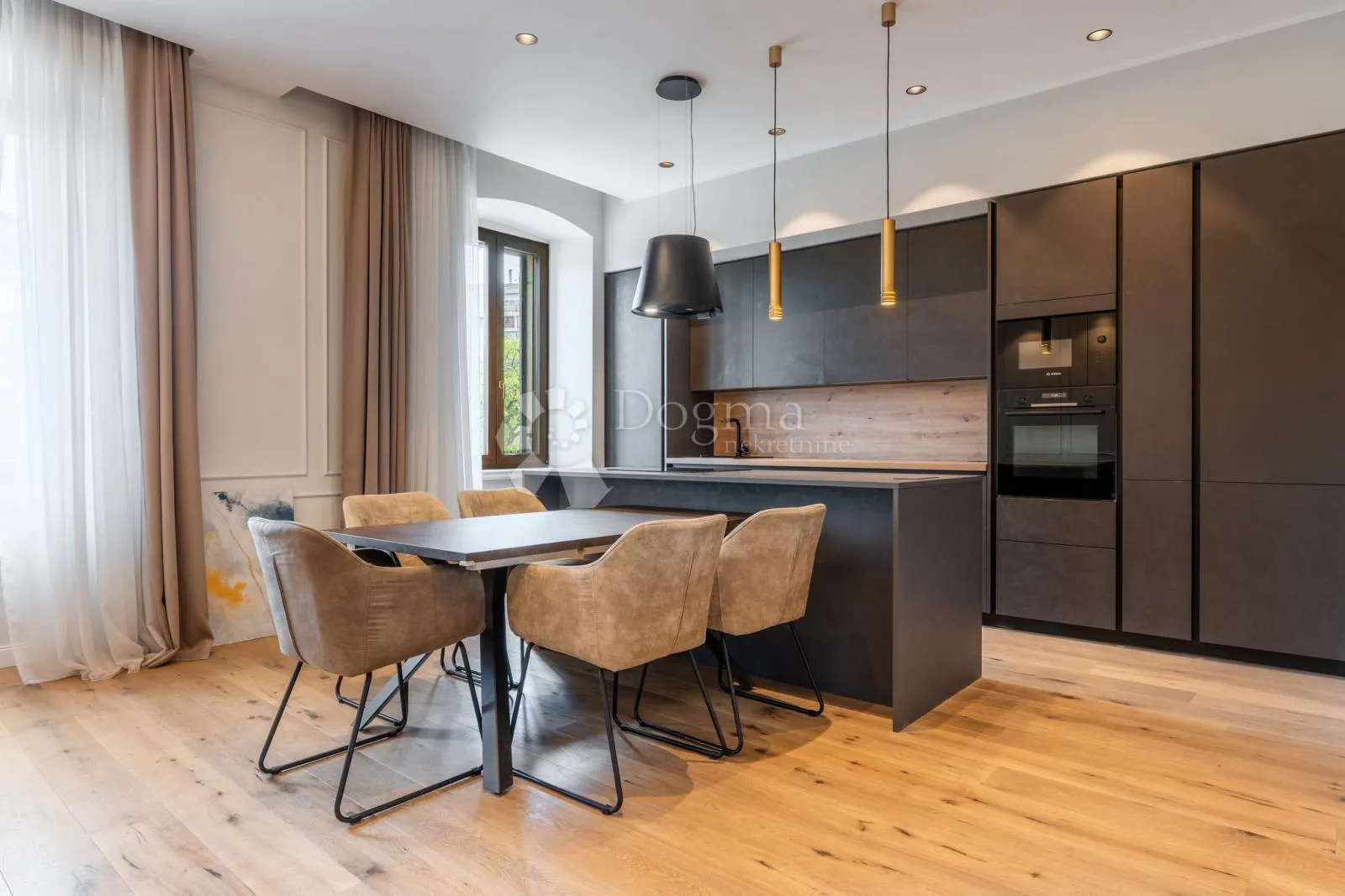 luksuzno renoviran stan u centru pule – 300 m od arene - slika 2