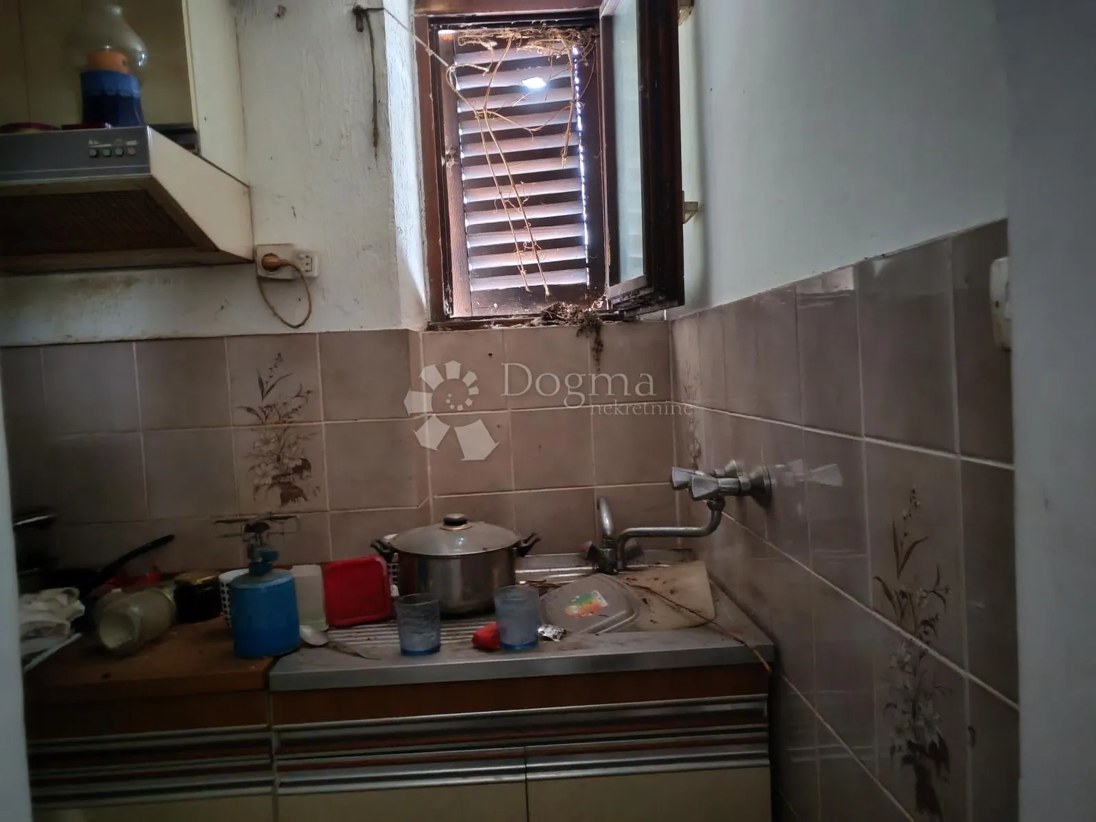 etaža sa dva stana - slika 15