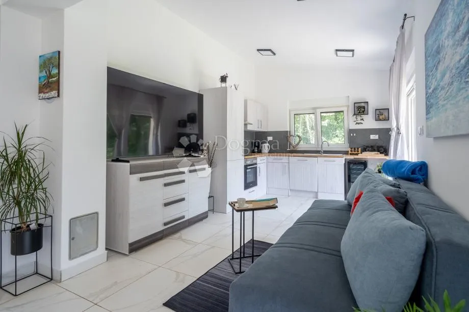 prizemnica s jacuzzijem u istri - 110 m², mirna lokacija barbanštine - slika 2