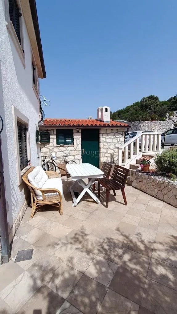kuća s 4 apartmana - marina - slika 18