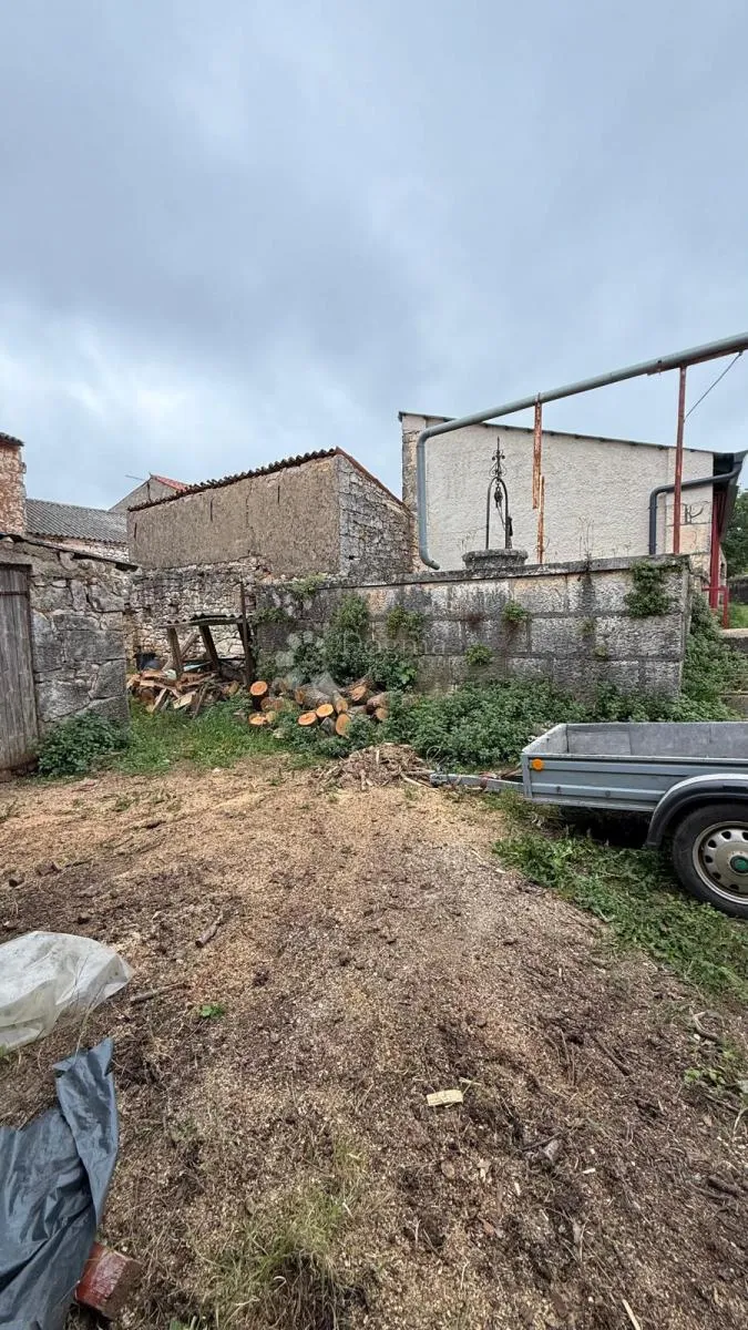 kamena priča za renovaciju na dobroj lokaciji - slika 13