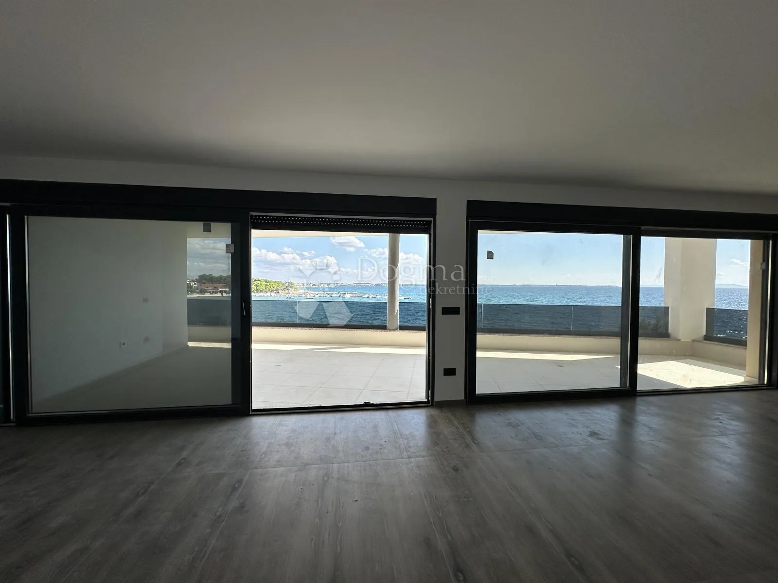 luksuzni penthouse na obali mora - slika 6
