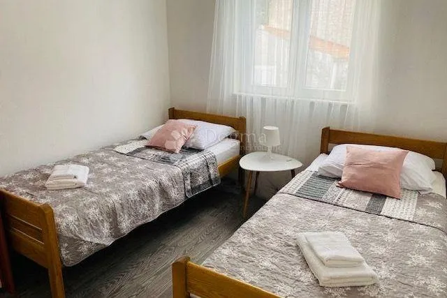 brač-milna-atraktvna vila s bazenom i spektakularnim pogledom na more - slika 31