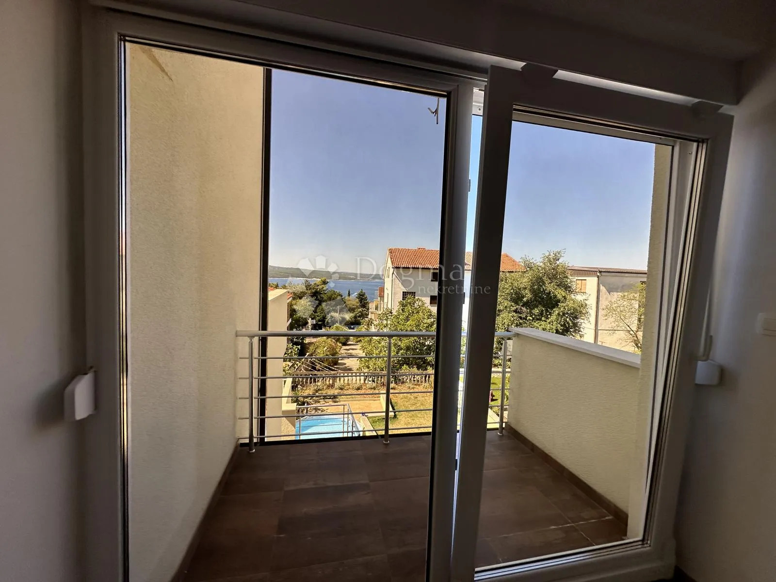 kuća sa 6 apartmana 550m2 u blizini mora - slika 7