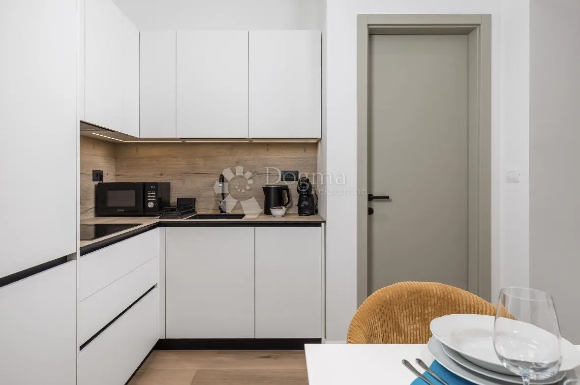 rijeka, centar, 156 m2. divota od 3 stambene jedinice! - slika 28