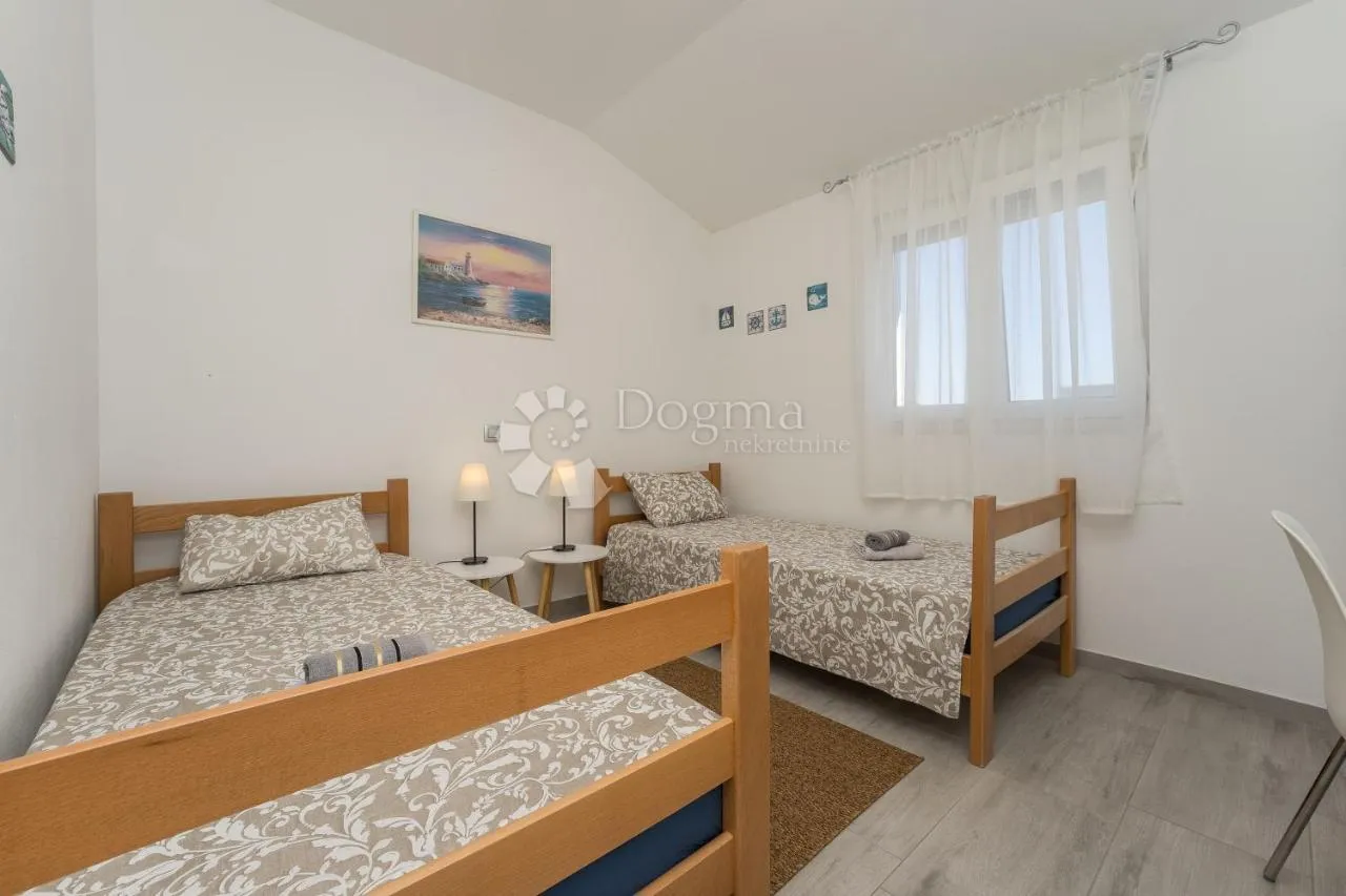 villa 100m od mora - slika 27