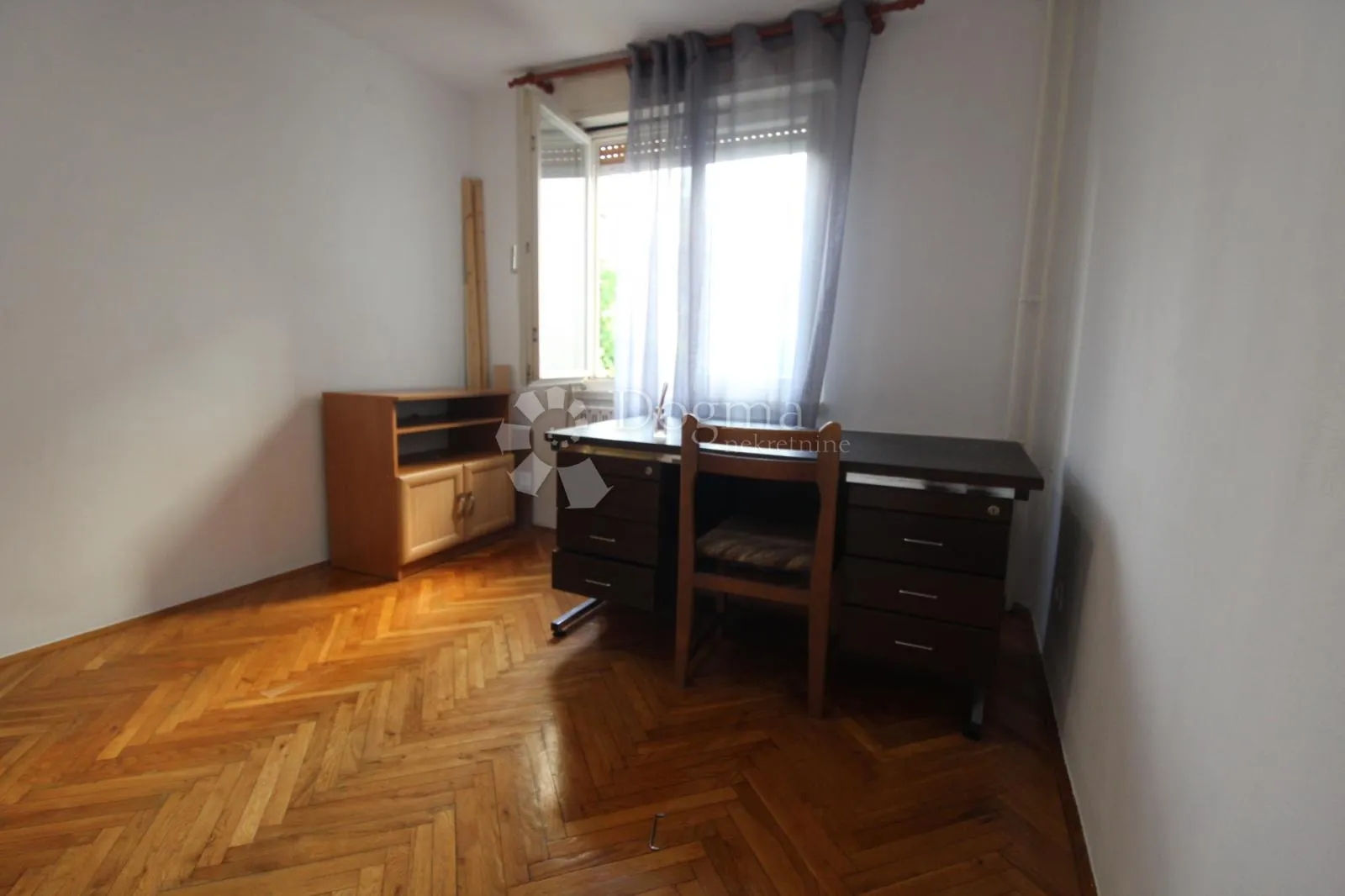 srdoči stan 68m2 3s kl sa lođom - slika 5