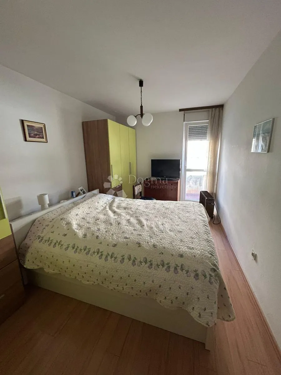 prizemni trosoban stan s terasama i vrtom – bili brig - slika 15