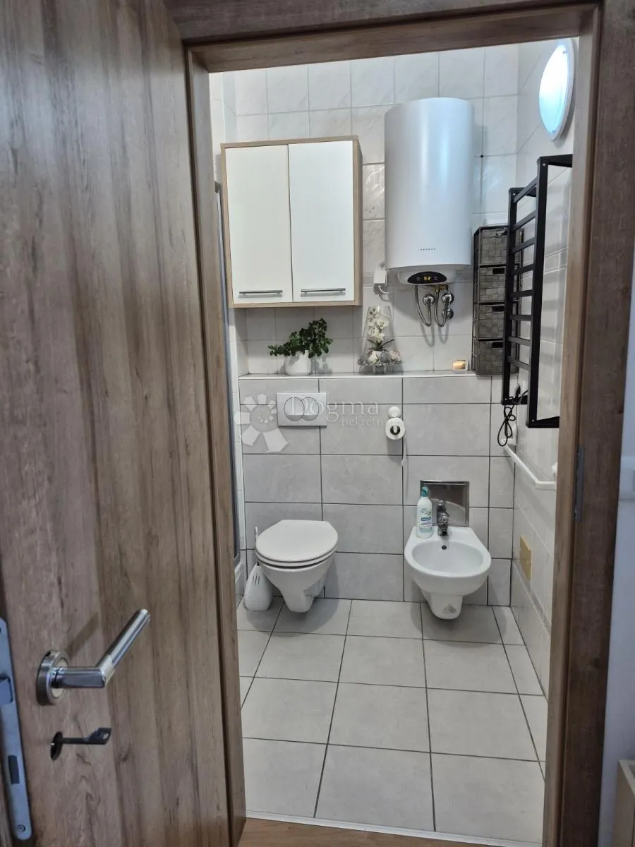 grad krk - atraktivan apartman sa panoramskim pogledom na more, svega 150 od mora - slika 16