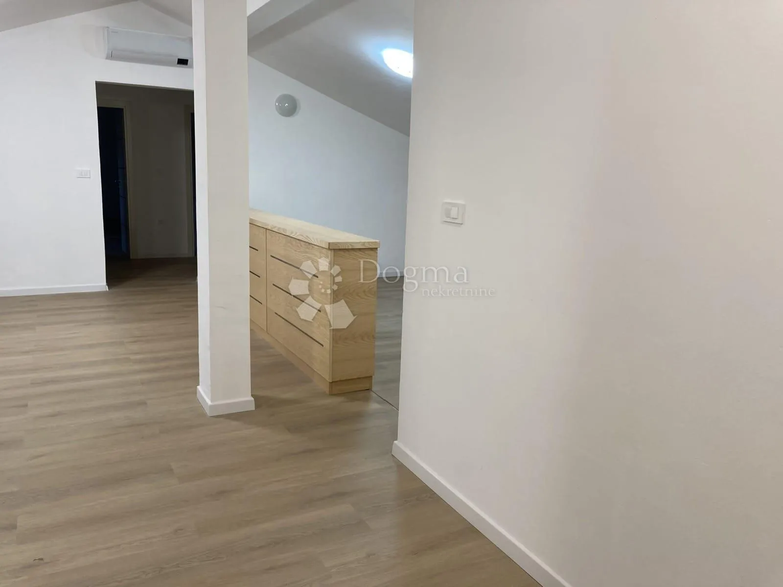 rovinj - moderan stan u mirnom naselju - slika 1