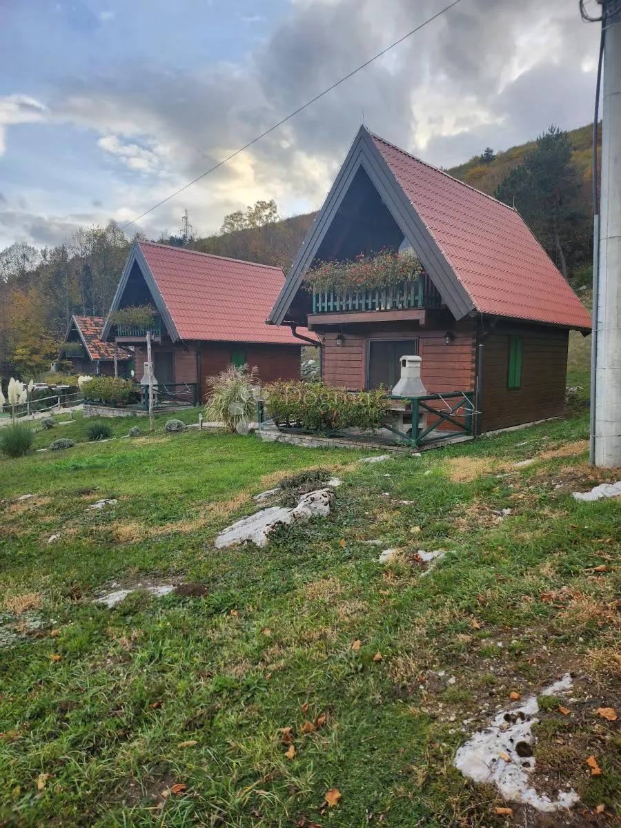 prodaje se seosko luksuzno imanje korenica - slika 11