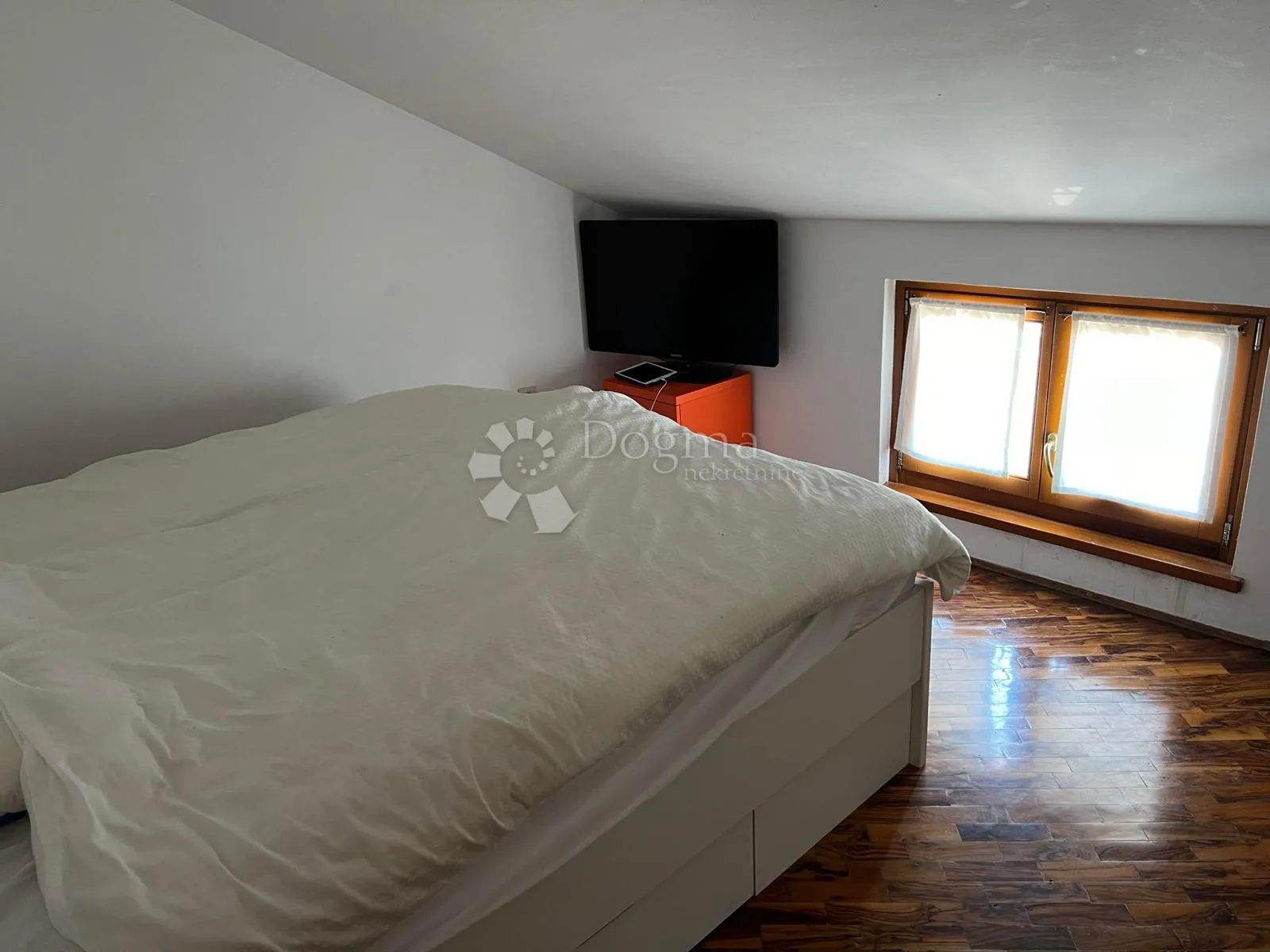 poreč (okolica) stan sa vrtom i bazenom - slika 6