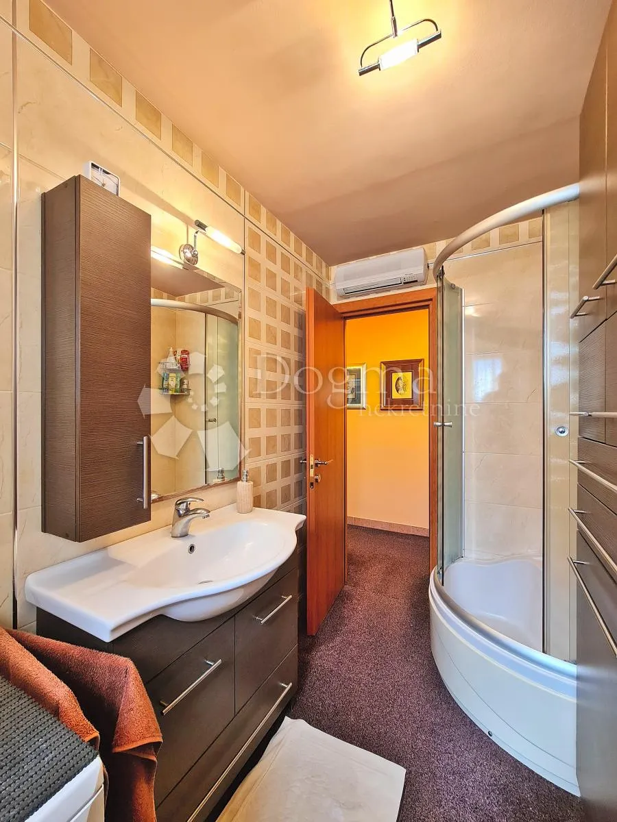 apartman u njivicama sa izvanrednim pogledom na more - slika 26