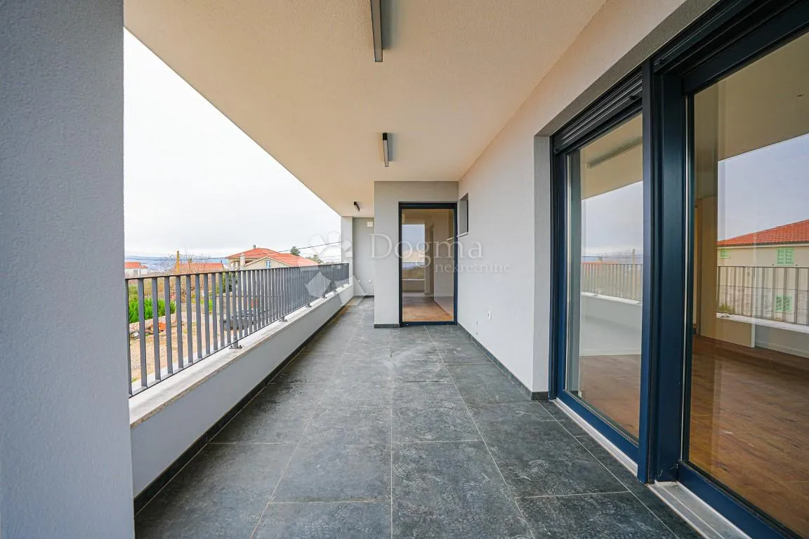 ekskluzivna villa s bazenom - slika 24