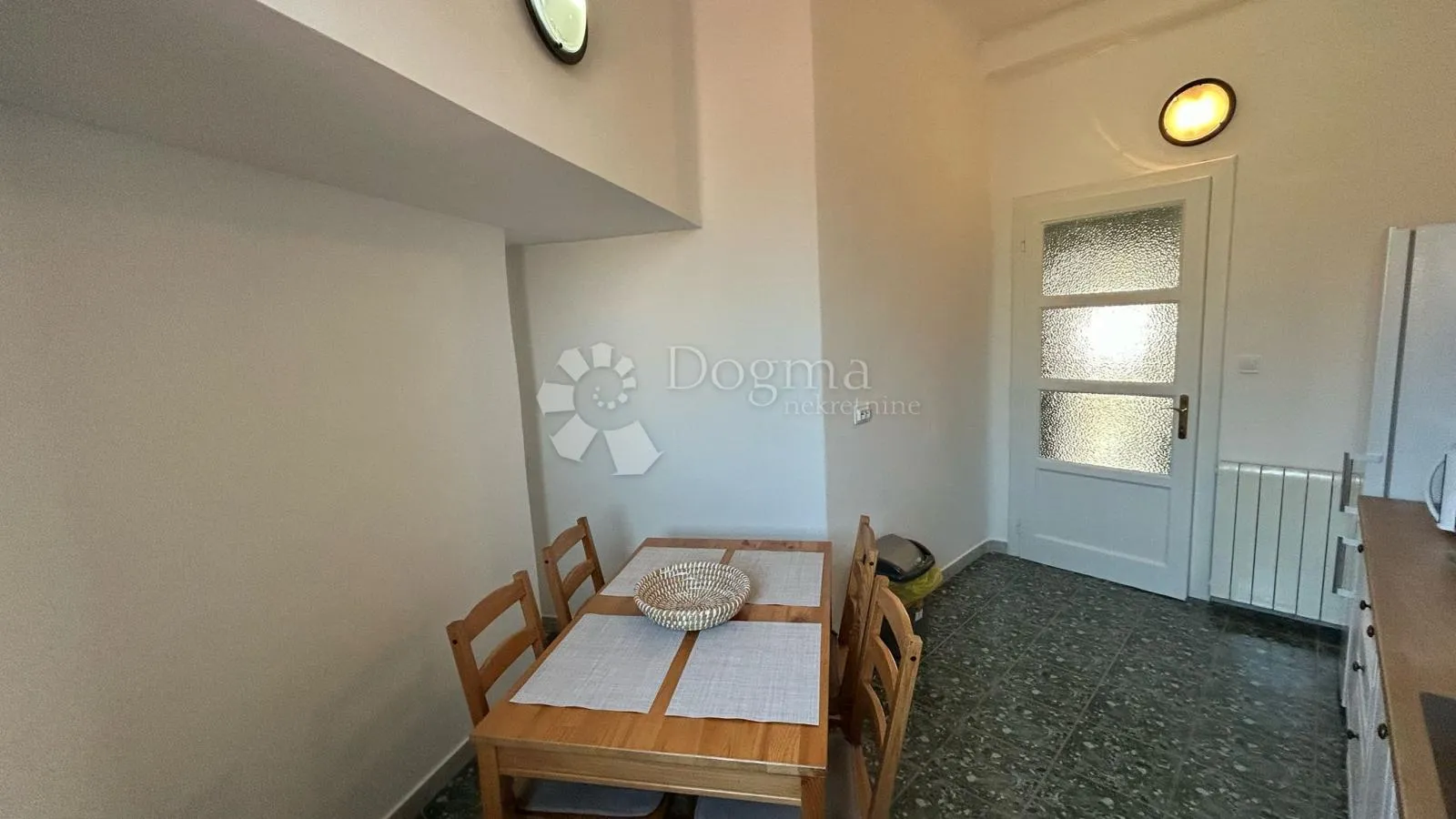 prostrani stan u centru s panoramskim pogledom na grad - 2 terase! - slika 7