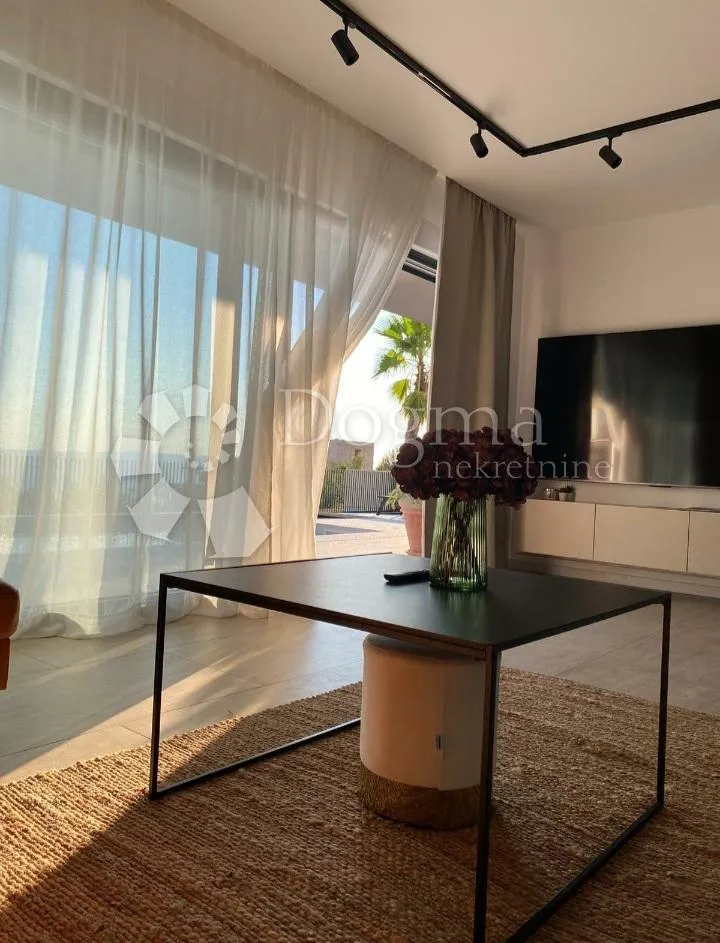 luksuzna vila sa bazenom, makarska - slika 7