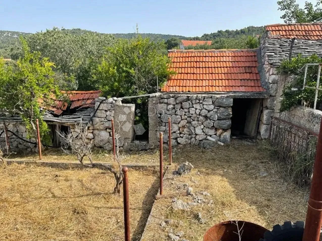 građevinsko zemljište u vinišću 300m od mora! - slika 4