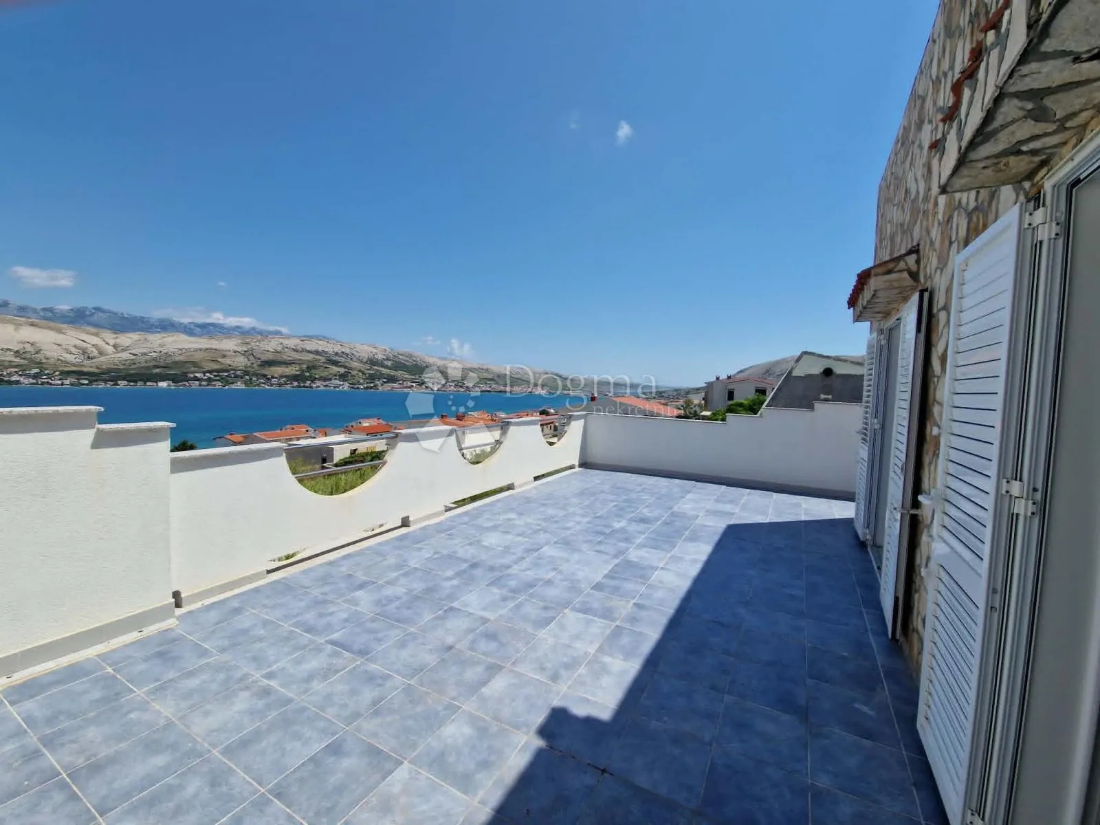 pag - kuća s 2 apartmana 282,80 m2 - 250 m od mora - slika 47