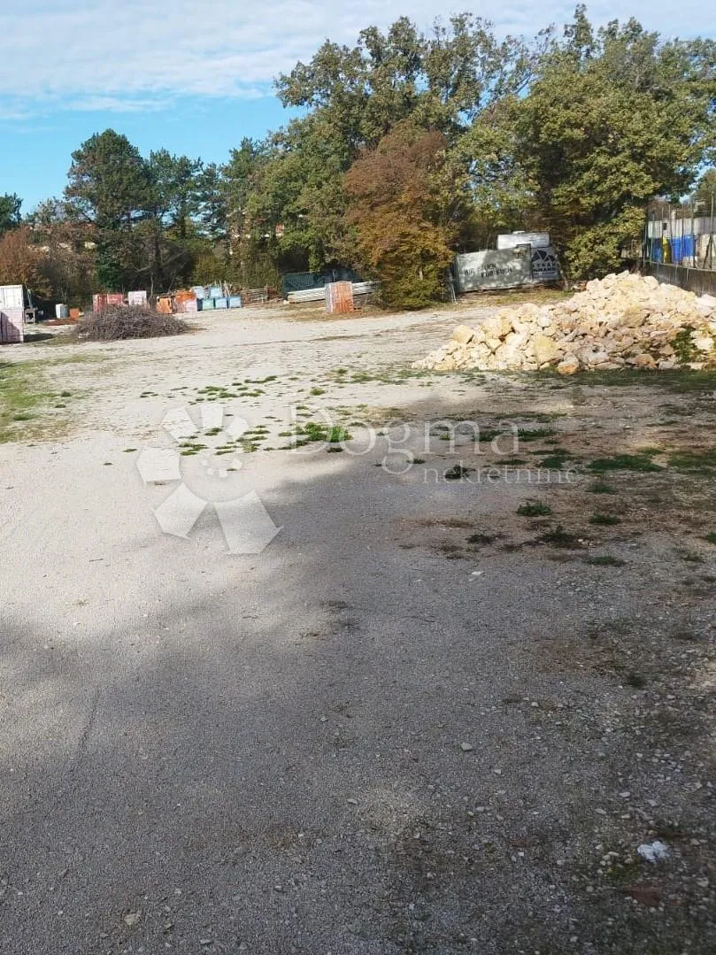 malinska - građevinsko zemljište s idejnim projektom za tri duplex kuće i jednu samostojeću - slika 2