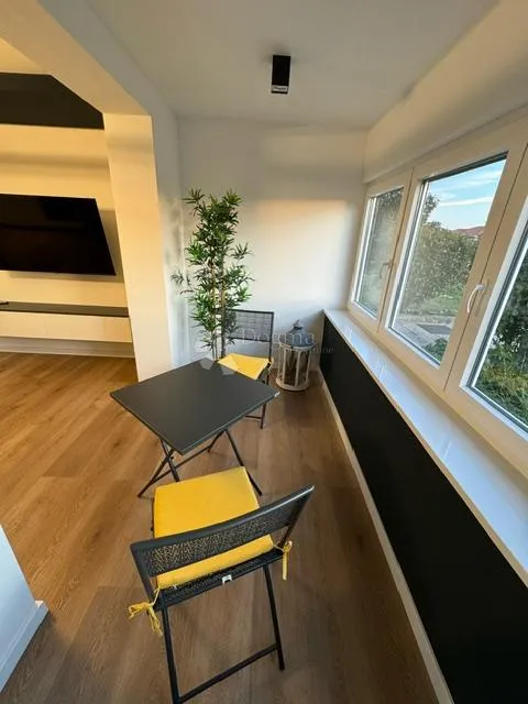 atraktivni stan sa pogledom na more na prestižnoj lokaciji - slika 9