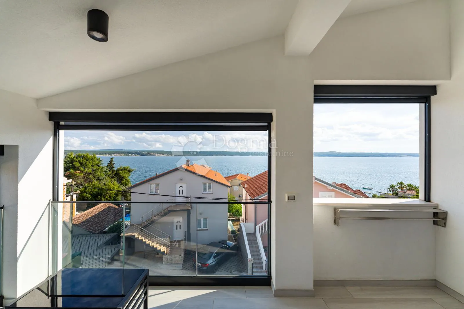 stan s pogledom na more,70 m od plaže - slika 29