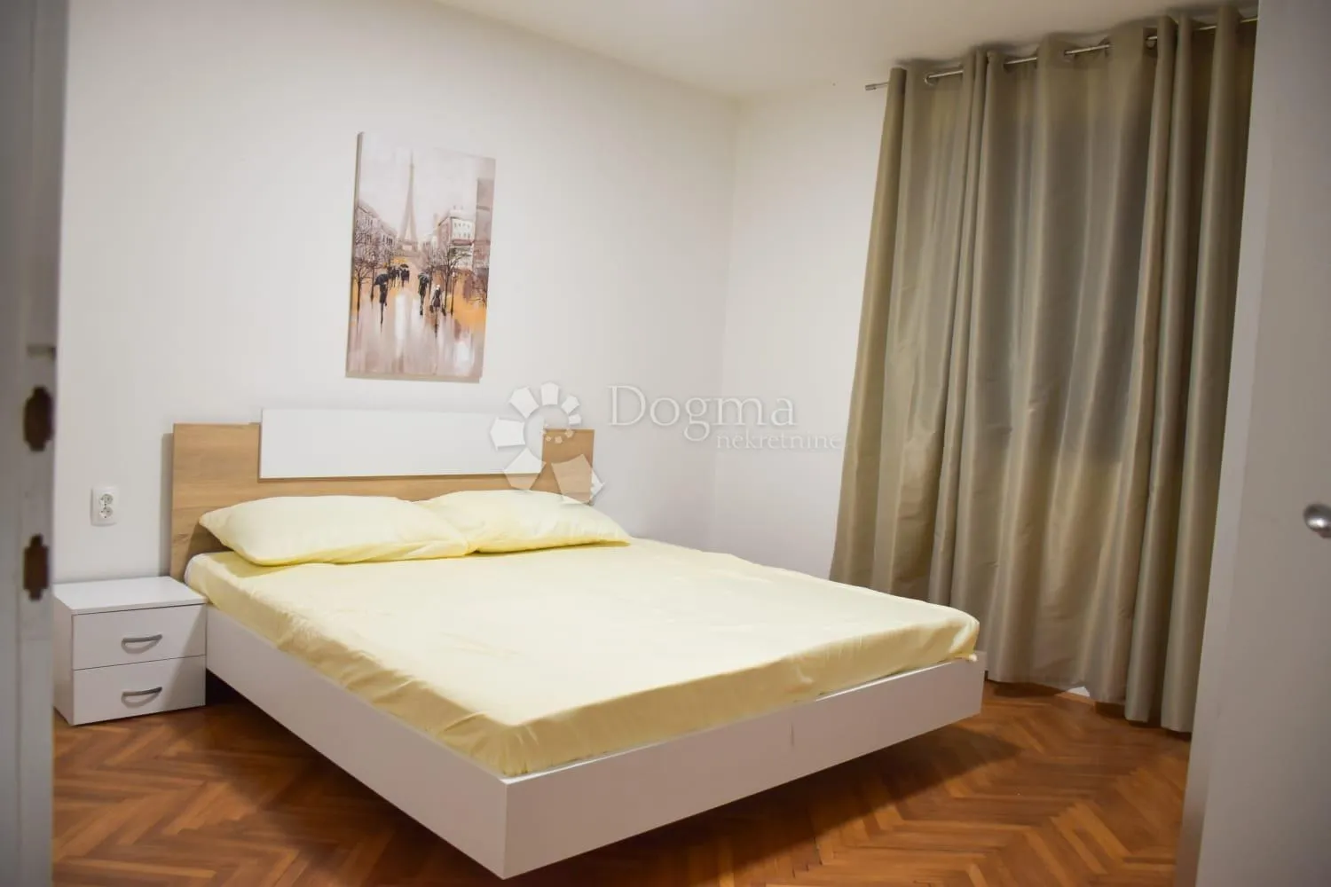 poreč - stan u centru na 1.katu - slika 8