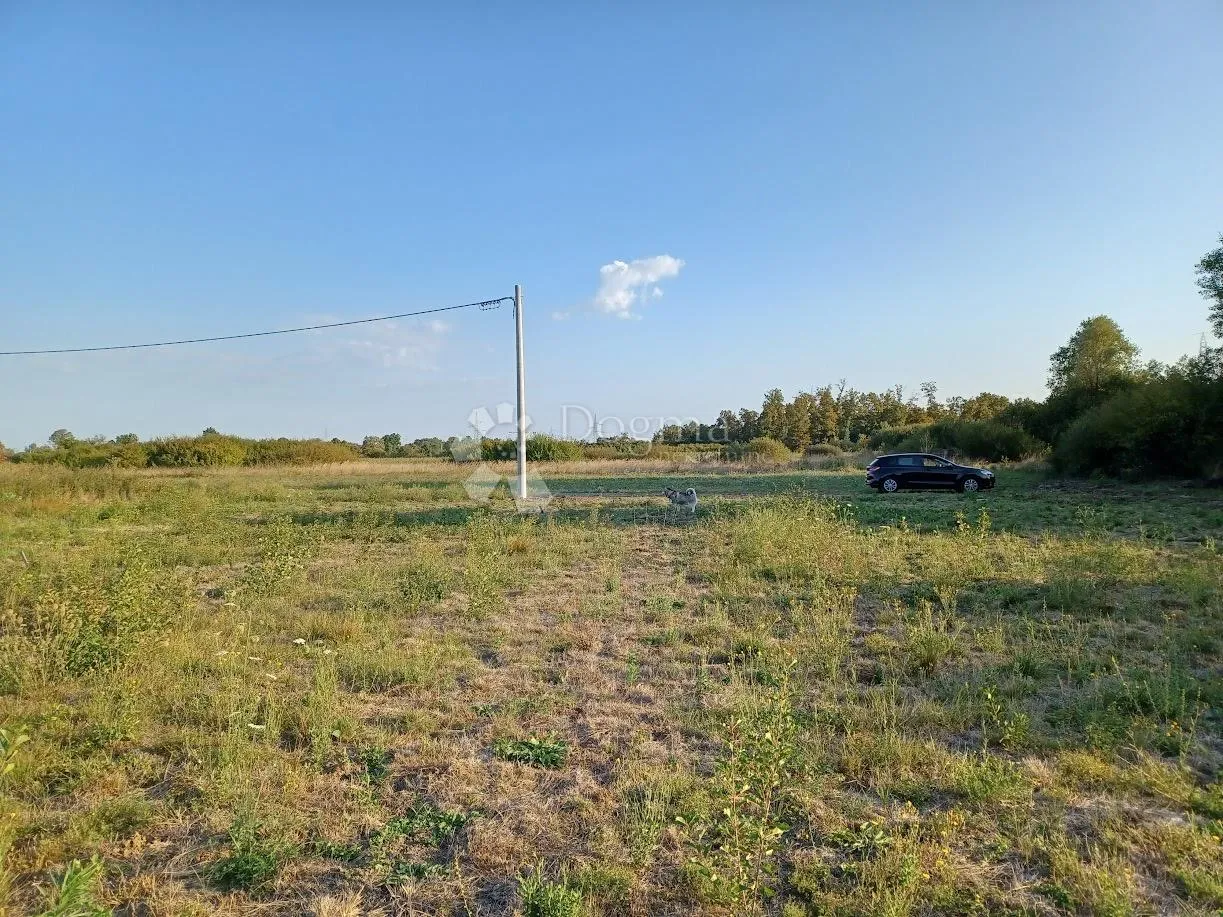građevinsko zemljište lekenik- 1038 m² - slika 3
