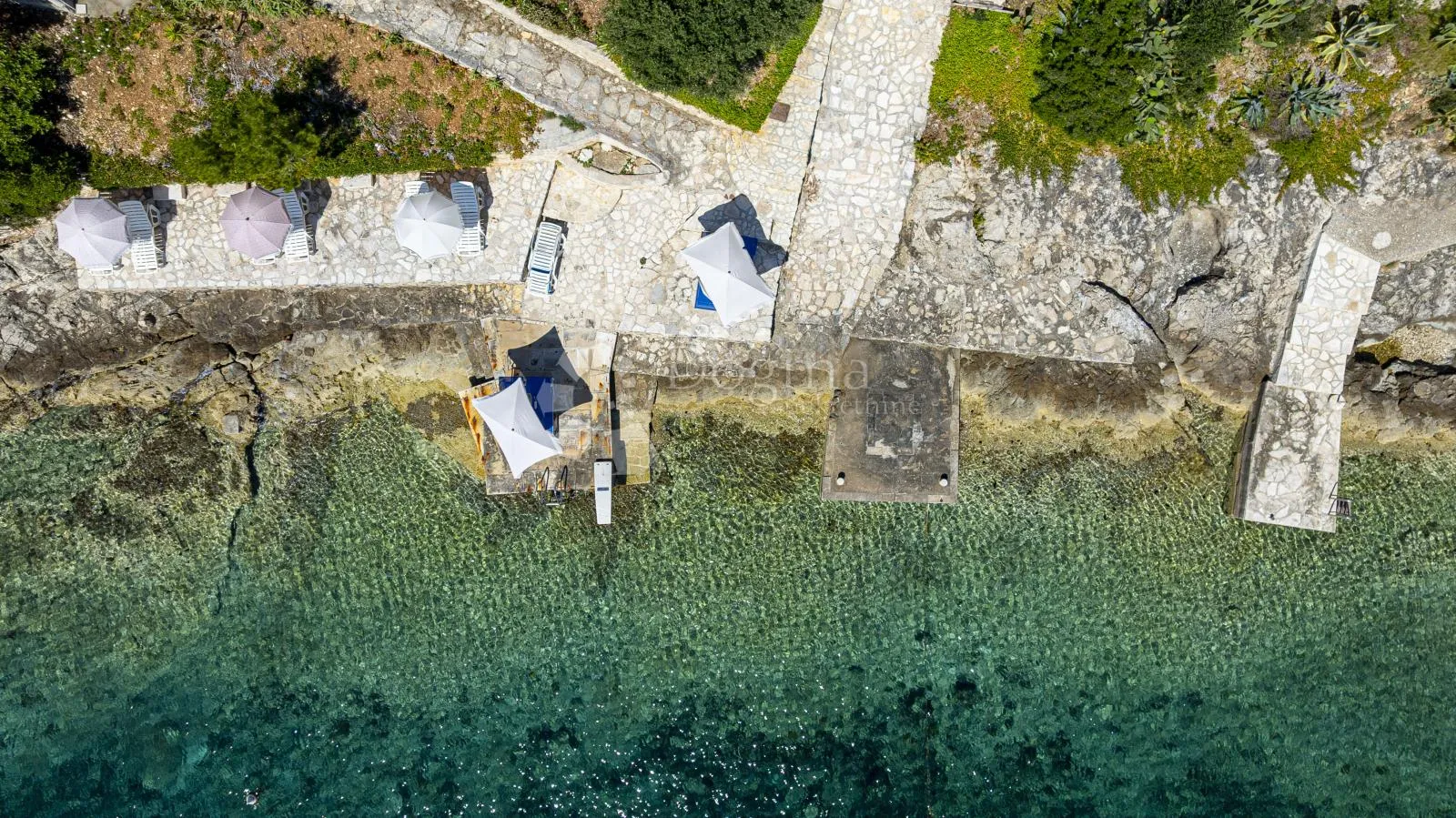 prvi red do mora: samoodrživa apartmanska vila s uhodanim poslovanjem – vela luka, korčula - slika 39