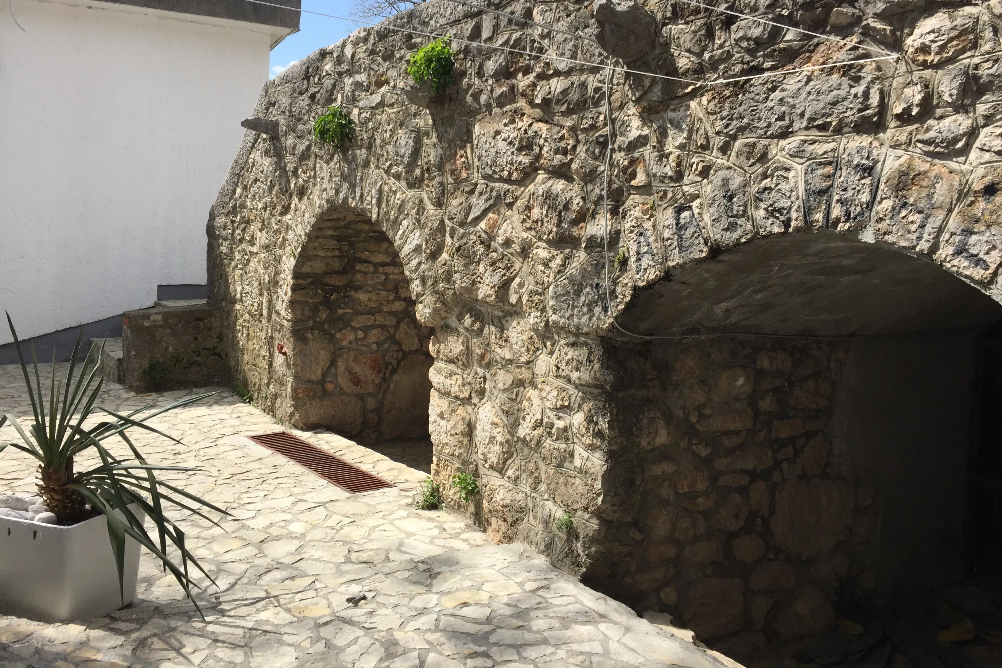 bribir,kuća u centru - slika 8