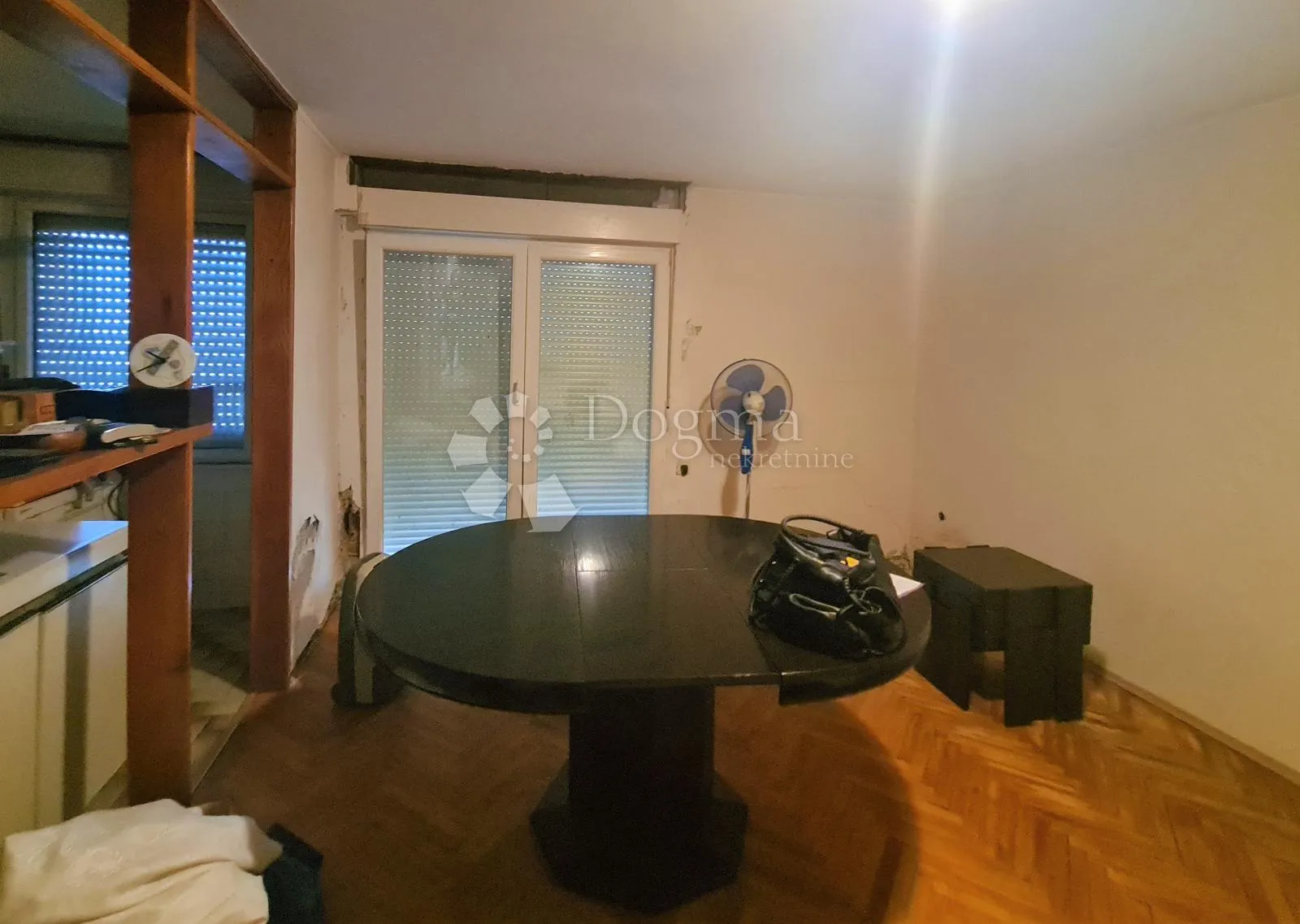 kuća na odličnoj lokaciji - slika 13