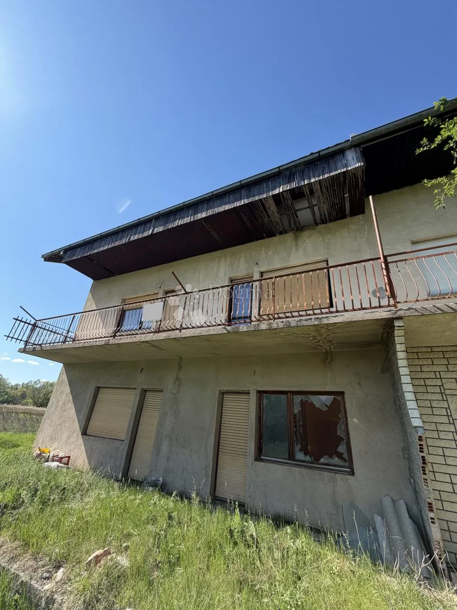 knin – kuća blizu izvora krke! idealna za turizam ili više stanova - slika 2