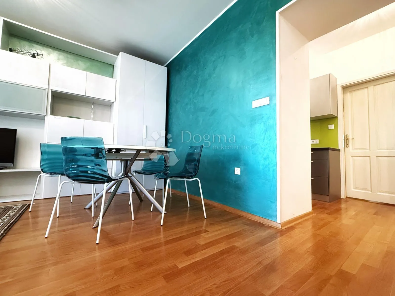 ugodan apartman u najužem centru opatije ! rijetko ! - slika 4