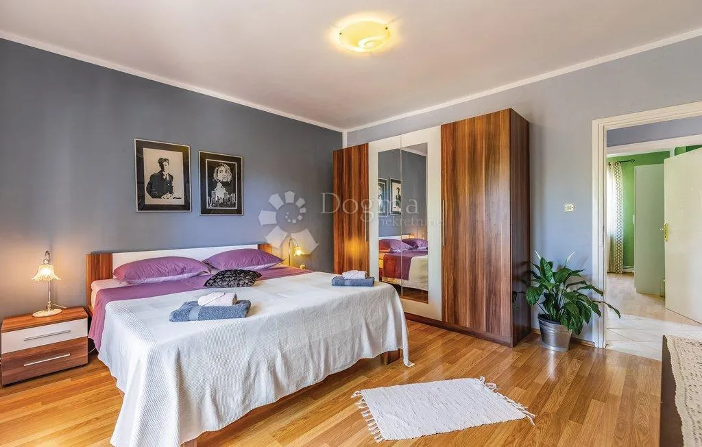 prilika - 2 kuće sa bazenom na odličnoj lokaciji - slika 12